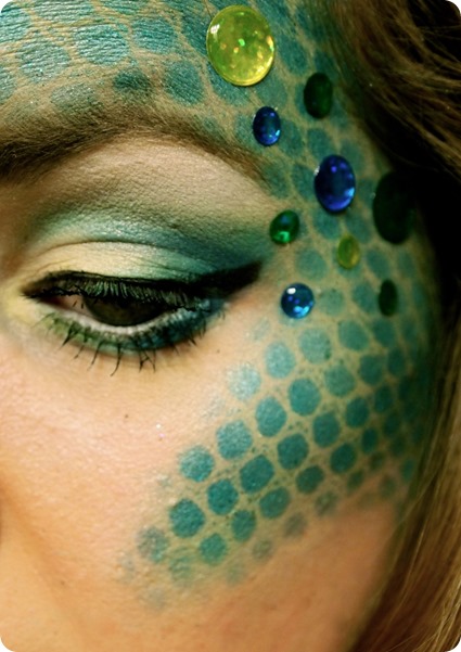 Halloween makeup mermaid